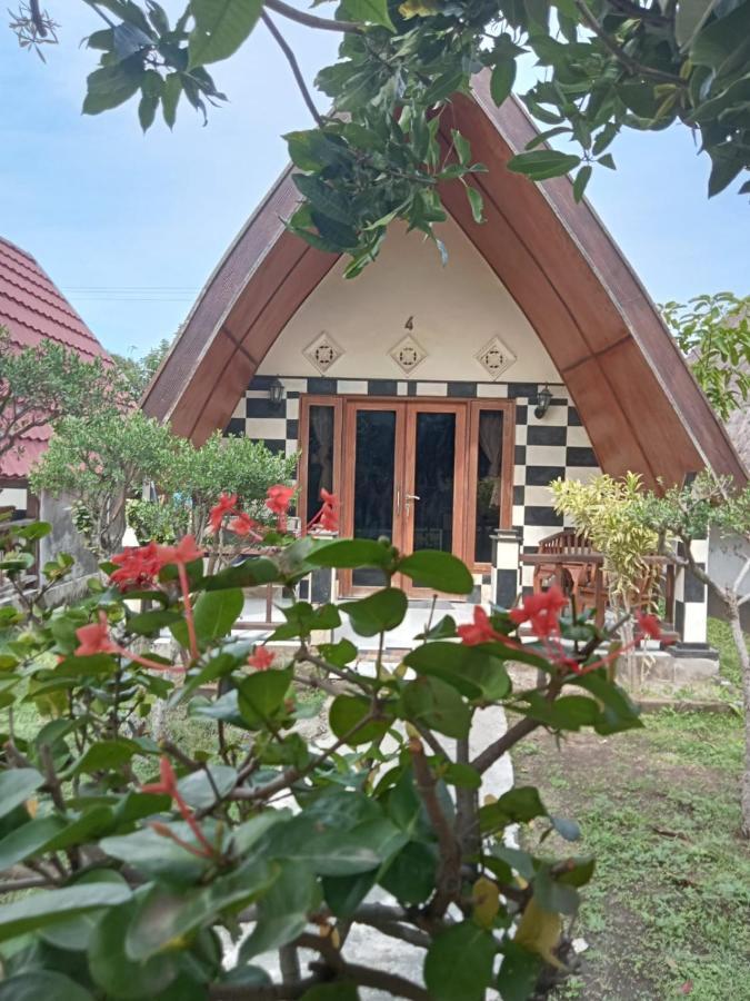 Meno Smile Cottages Gili Meno Dış mekan fotoğraf