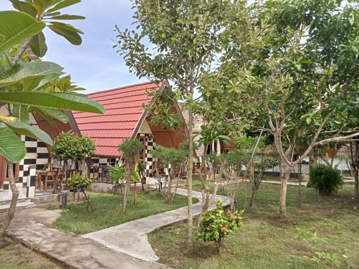 Meno Smile Cottages Gili Meno Dış mekan fotoğraf