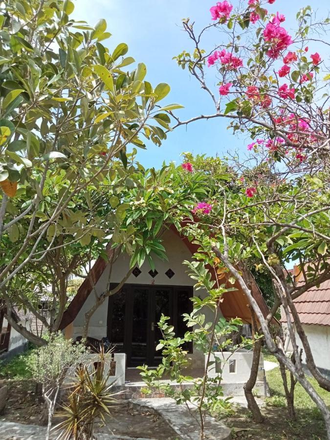 Meno Smile Cottages Gili Meno Dış mekan fotoğraf