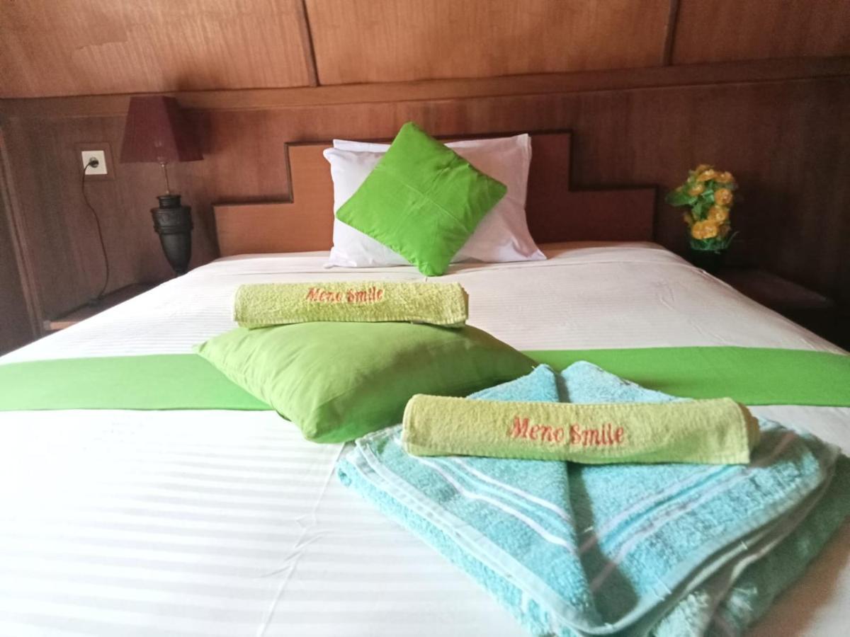 Meno Smile Cottages Gili Meno Dış mekan fotoğraf